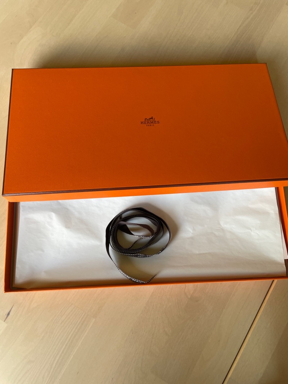 Authentic Hermes Orange Box with ribbon - size for 140 cm shawl - Picture 6 of 6